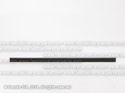 OP Vectra 96->01 moulding front door R 96->98 black with badge hole