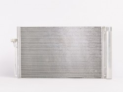 BMW 5 E60 04->10 radiators KOND 645X380X16 ar iebūvētu sausinātāju 2.0D/3.0D SRLine