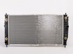 CH 300M 99->04 radiators 2.7/3.5 AUT +/-KOND 675X365X27 RA69016