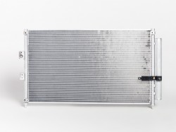 HN Civic 05->11 condenser 675X380X16 with integrated receiver dryer 1.3 KOYO
