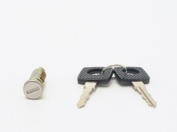 MB Sprinter 95->00 door lock cylinder front L=R with keys