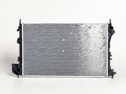 OP Vectra 02->05 radiators 2.2/3.2/2.0DTi/2.2DTi MAN +/-KOND 650X450X31 RA63022A