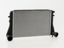 VW Golf 03->09 radiators interkūlera 1.4TSi/2.0TSi/1.9TDi/2.0TDi 617X406X32 RA96715 BEHR